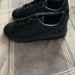 All black rhinestone tennis shoes